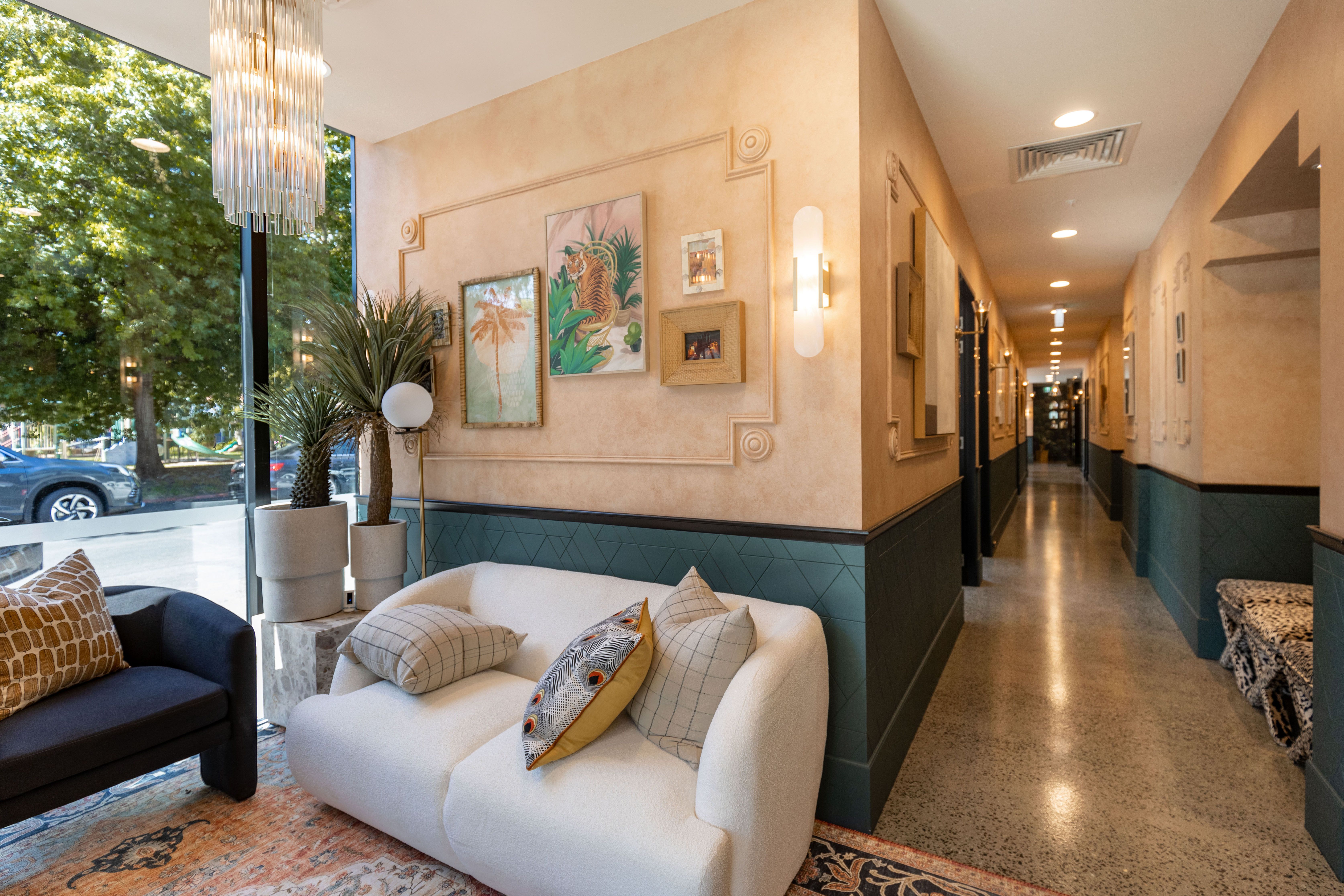 Freedom Suites Prahran interior, view 1