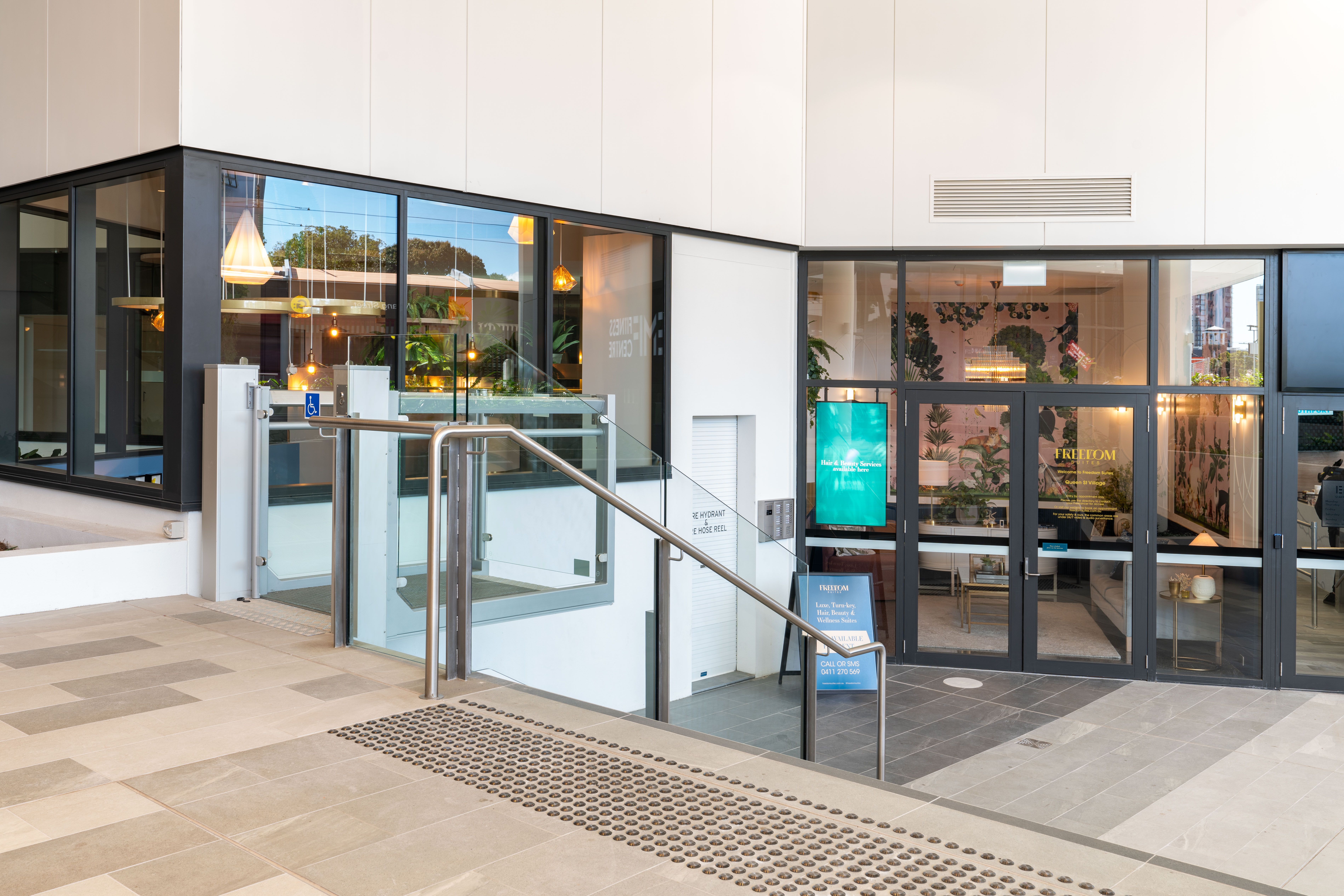 Freedom Suites Southport interior, view 1