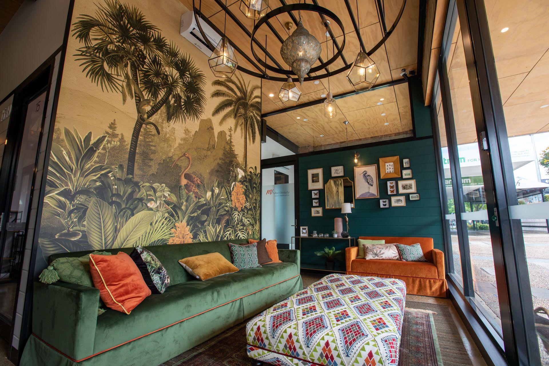 Freedom Suites Stones Corner interior, view 1