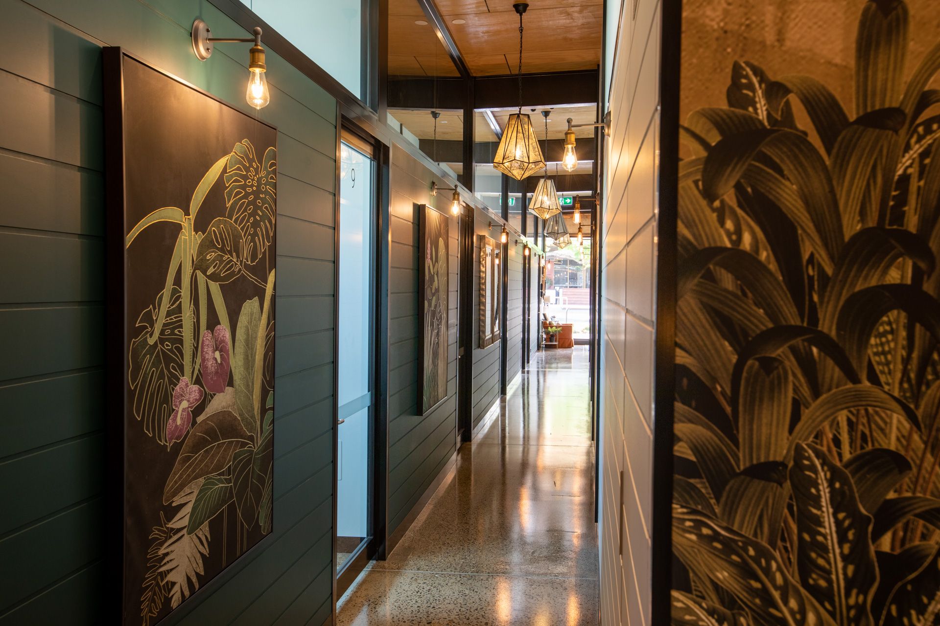 Freedom Suites Stones Corner interior, view 6